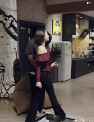 宋茜优雅随性彰显魅力,欣赏宋茜的正确打开方式