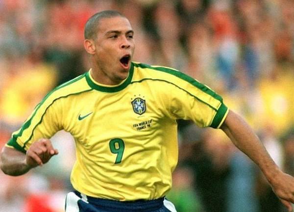 罗纳尔多梅西c罗天赋,罗纳尔多职业生涯完整版