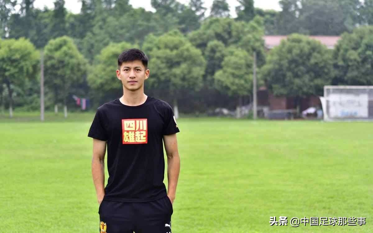 曾诚1-0法国巅峰表现,中国足坛最帅的球员