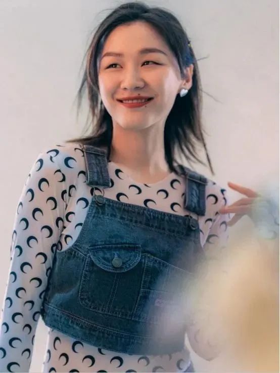 “那晚，李佳琦又输了……”