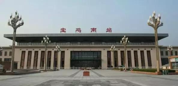 要不要离开家乡去外面的国企上班,要不要离开家去远方工作