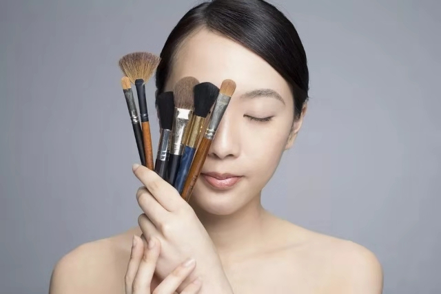 怎样不化妆也能变成v脸,化妆的方法能让女人变漂亮