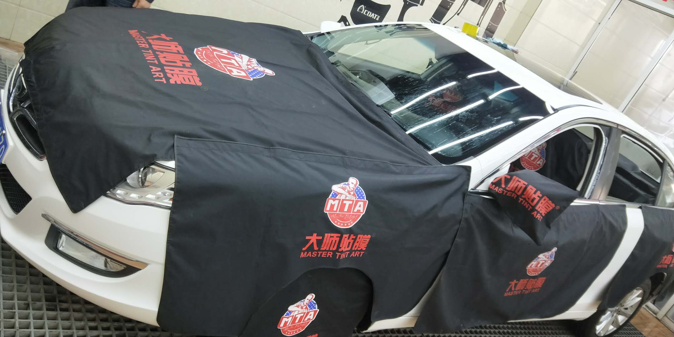 全车贴膜车窗大概多少钱,贴车窗膜最便宜的多少钱