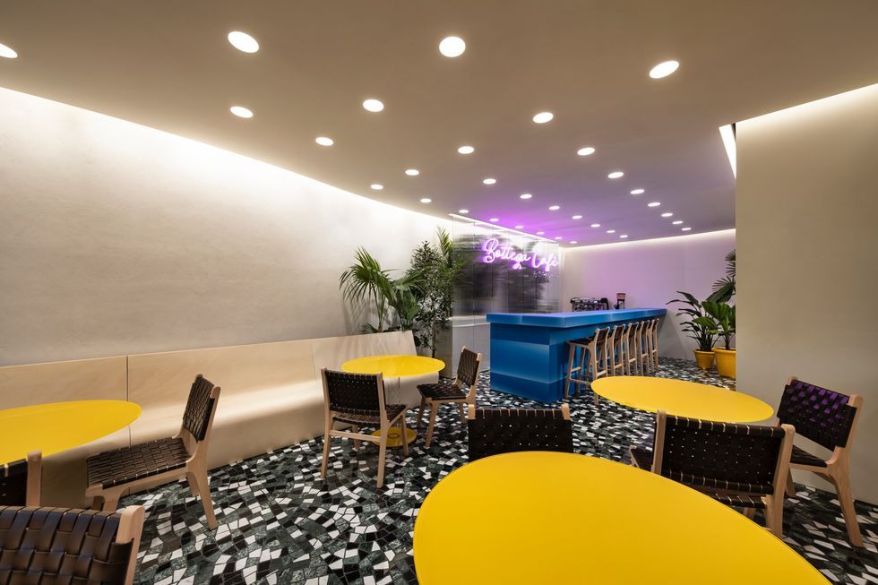 开咖啡馆的小确幸，奢侈品牌也要有