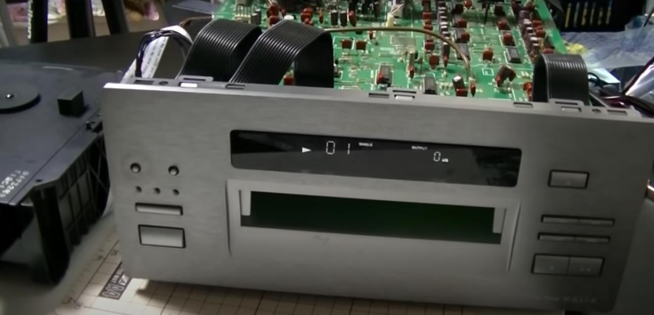 KENWOODDPF-7002CD机不读盘维修，掌握拆机步骤和更换光头的方法