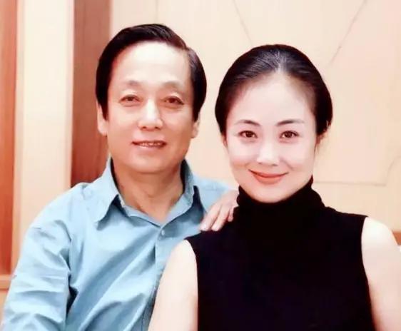 杨振宁和韩美林有孩子吗,杨振宁翁帆结婚前结婚后的合照