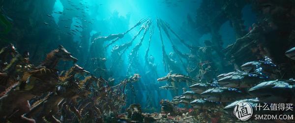 看腻了小鲜肉？《海王》凭肌肉和女神实现口碑逆袭：DC漫改指南