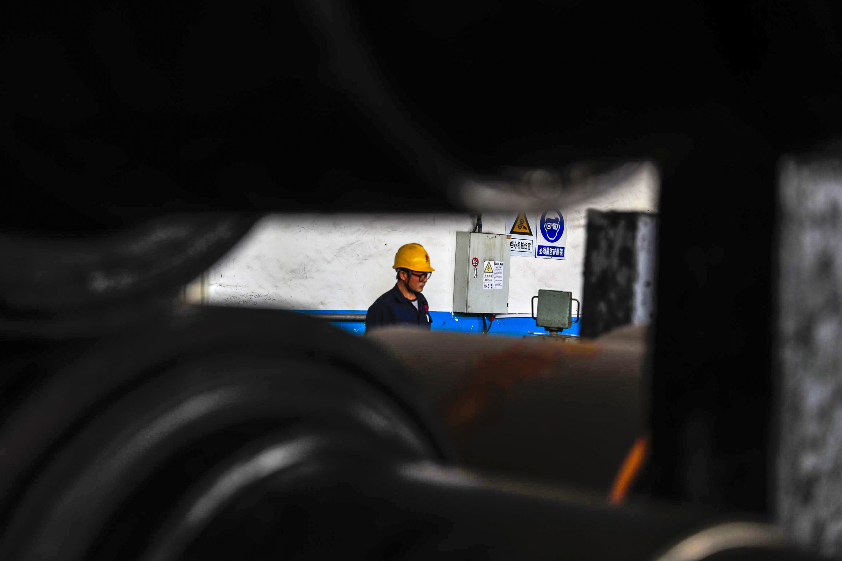 钢铁是怎样炼成的炼钢车间,钢铁是怎样炼成的钢铁厂