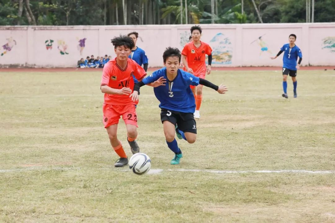 万宁小学足球队去保亭比赛,万宁中学生足球联赛2021