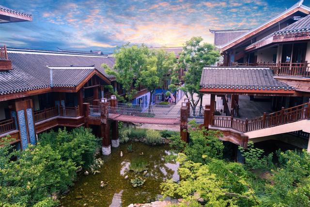 天河潭奥特莱斯花海玫瑰,贵阳天河潭景区奥特莱斯