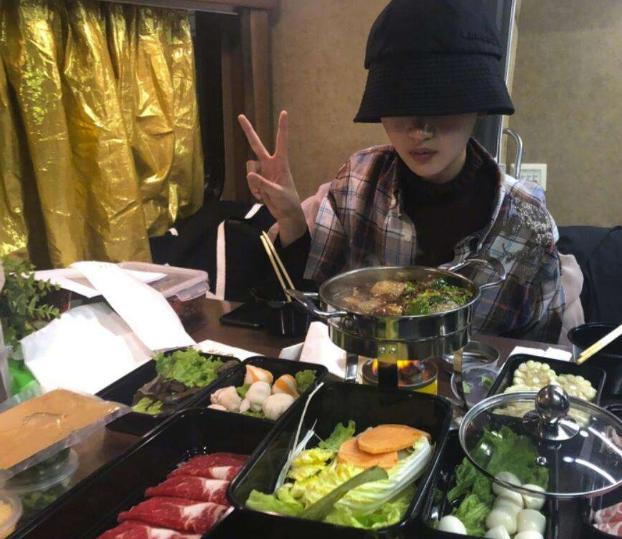 周冬雨身高体重真实多少斤了,周冬雨体重和身高