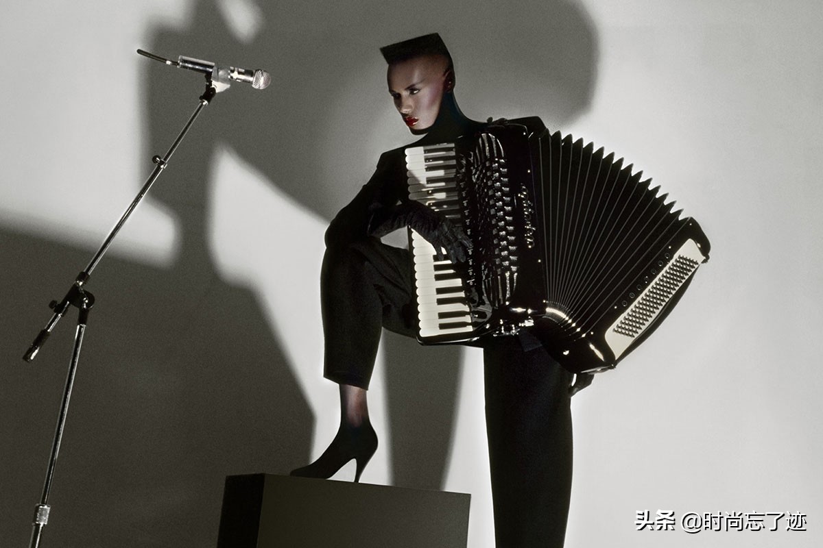 包含魅力的音乐,时尚轻松的音乐