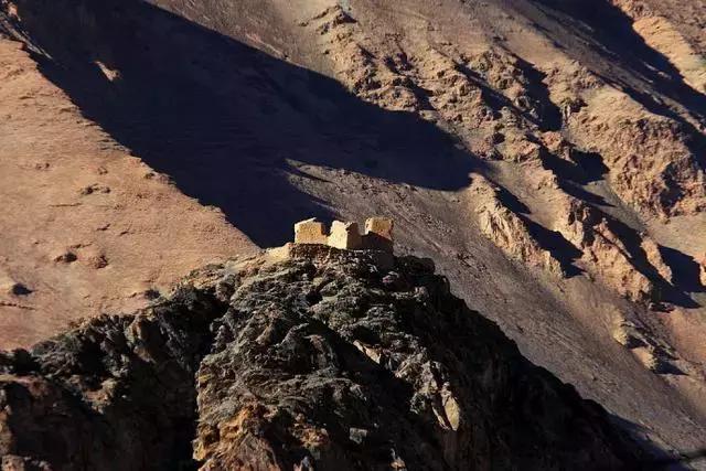 世界上海拔最高的公路！中国最神奇的天路！比川藏线还险10倍！