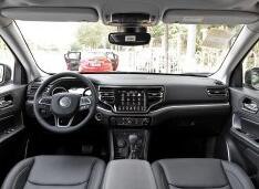 jeep自由光对比红旗suv,指挥官和新自由光怎么选