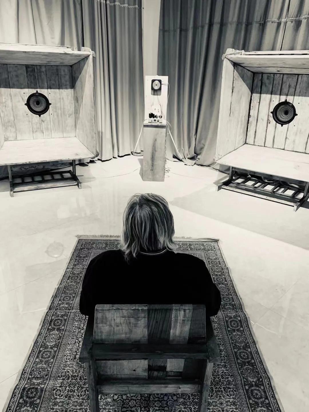 娲睙鑹烘湳璁哄潧,娲睙鏍囧織璁捐