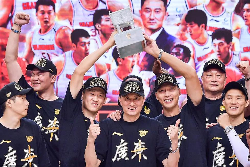 cba今日球鞋上脚一览,今日cba球鞋上脚一览