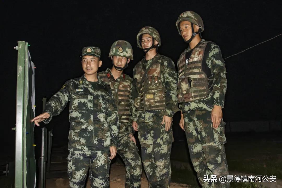 又快又准！夜间实弹射击训练，*弹子**呼啸直指靶心