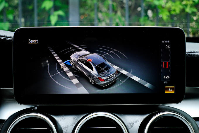 奔驰c级180落地多少钱,豪华奔驰180