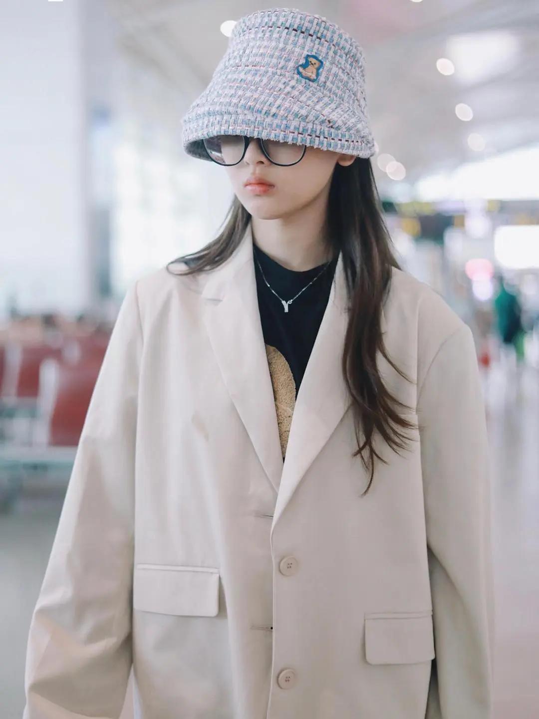 今年流行秋装明星同款,超薄明星同款春装