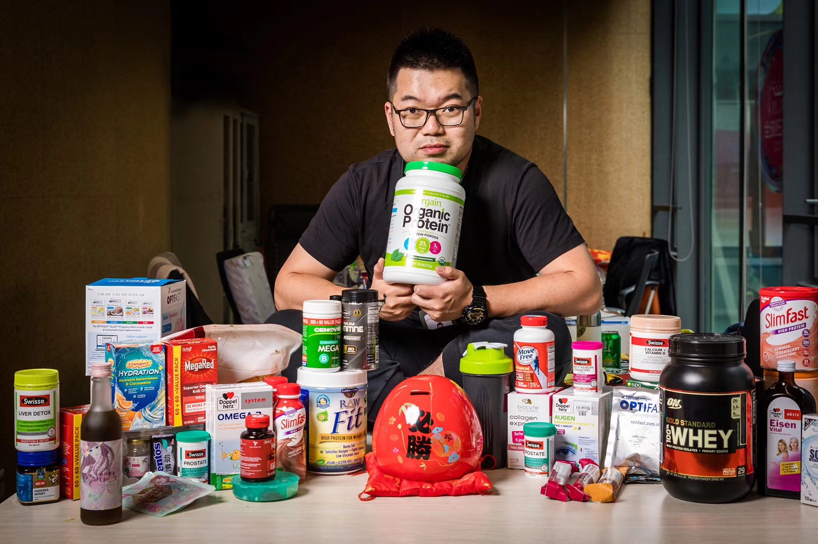 80后90后都爱“嗑”，他们让进口保健品大爆发