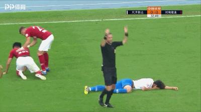 中超联赛最严重的球员群殴事件,中超受伤感人一幕
