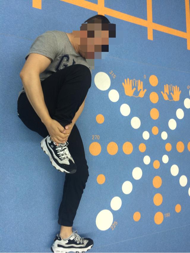 跑步的时候脚突然抽筋怎么办,跑步腿抽筋了快速恢复小诀窍