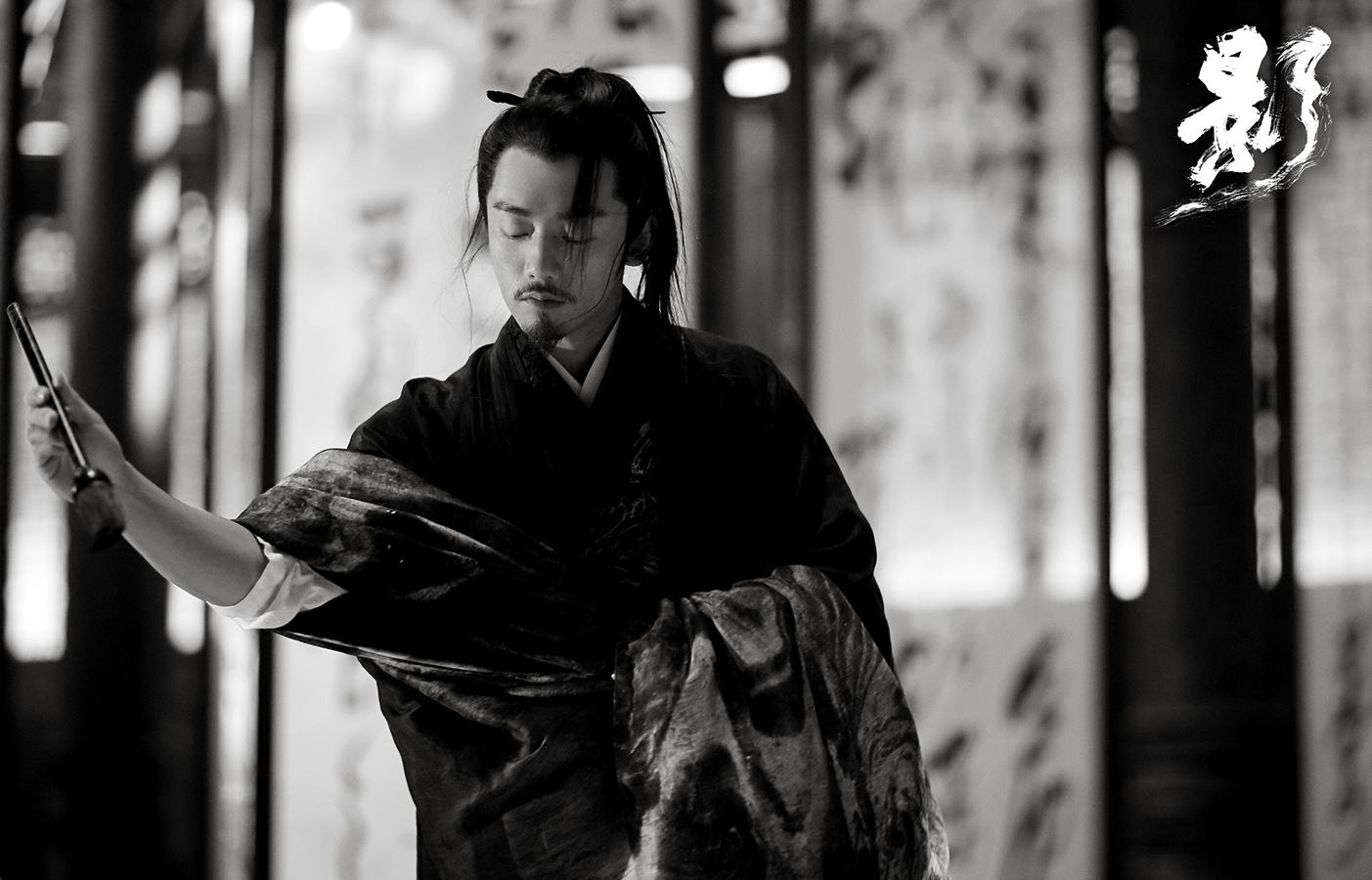 《影》——威尼斯电影节称：“张艺谋至今最美的电影