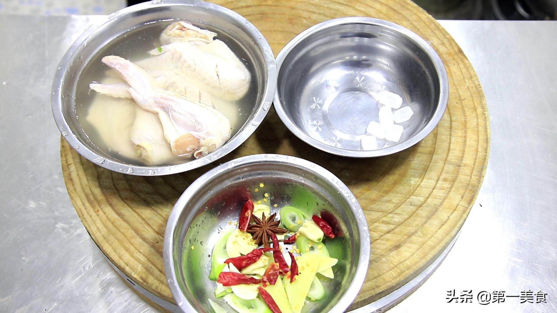 鸡翅红烧怎么做,鸡翅冷水泡