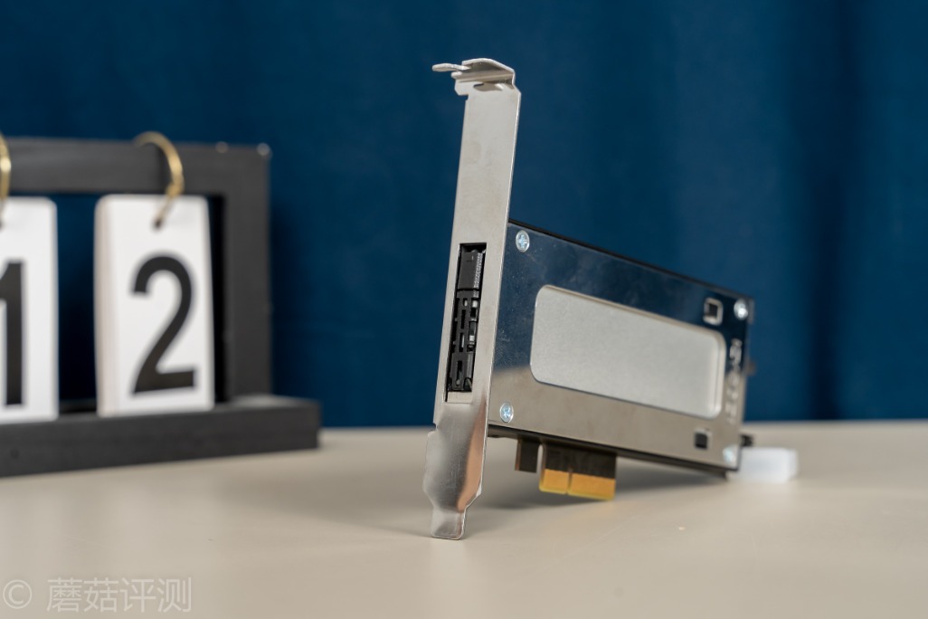 方便插拔，探索更多使用可能、ICYDock硬盘抽取盒PCI转M2评测