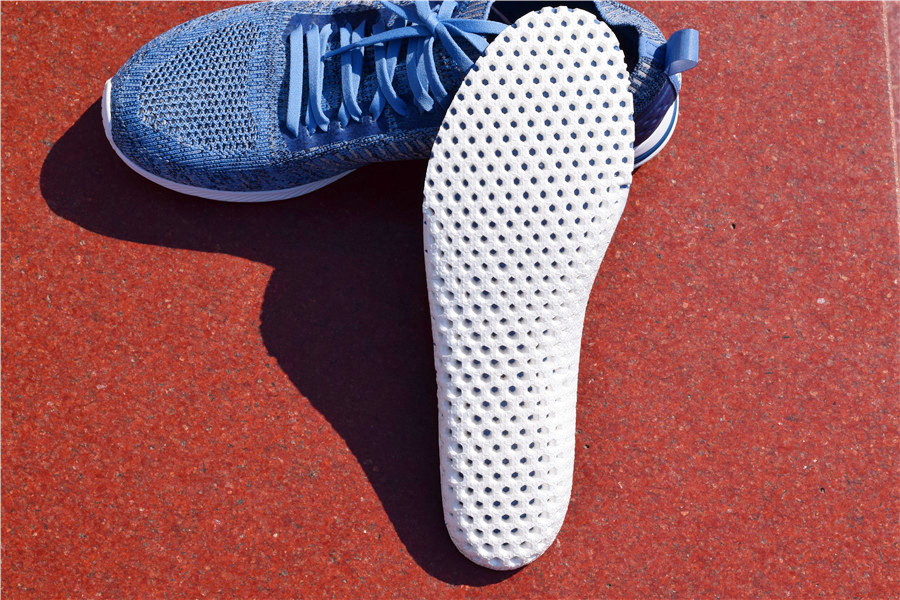 第一次穿软弹跑鞋感觉,第一次穿跑鞋有种站不稳的感觉