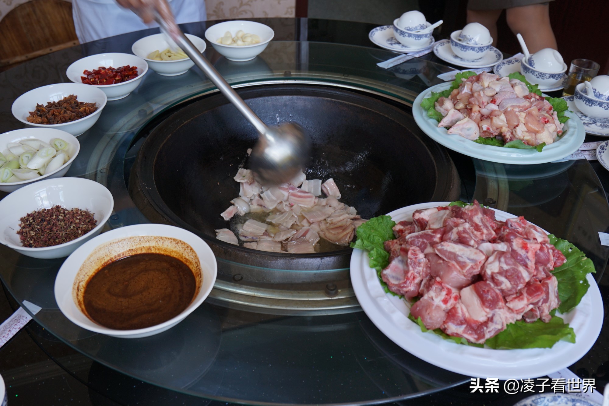 逃离北京40度高温,房山享受22度清凉,看银狐,逛古街吃铁锅炖