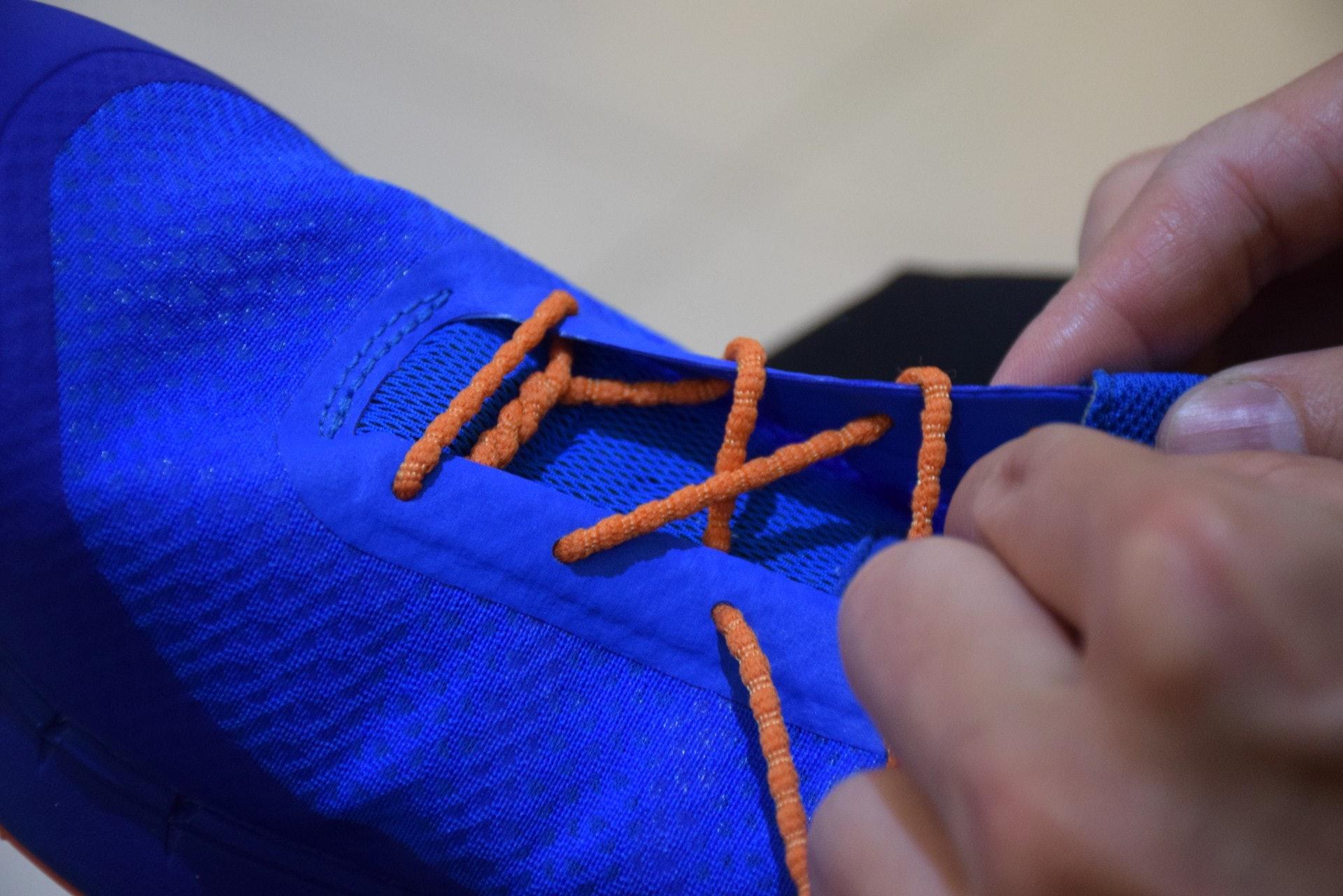 徒步户外鞋怎么系鞋带,系鞋带方法简单不易松开登山鞋