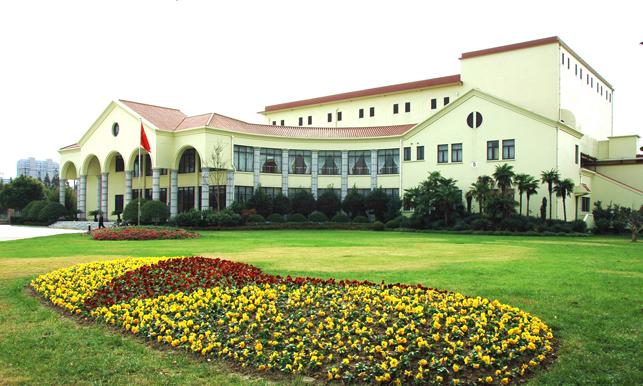 上海海关学院高分报考合适吗,上海海关学院提前批就业前景如何