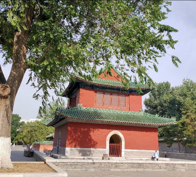 北京的坛庙文化——皇地祗神的祭坛和史铁生《我与地坛》