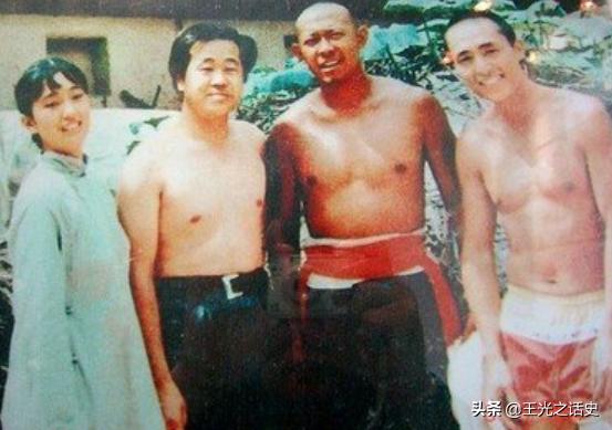 张艺谋拍摄的红高粱是几几年,1987年红高粱张艺谋与巩俐合影