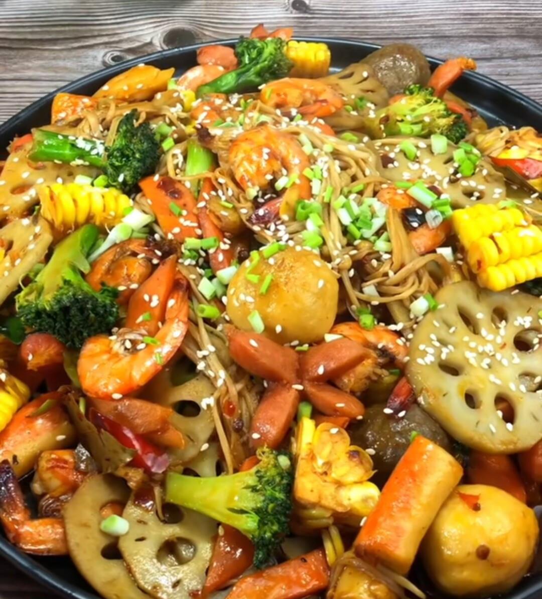 在家自己也能做出美味麻辣香锅,在家怎么自制美味的麻辣香锅