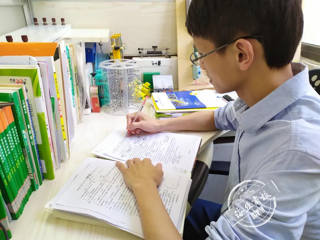 年前肺穿孔，年后线上吼！南安一中这位老师好敬业