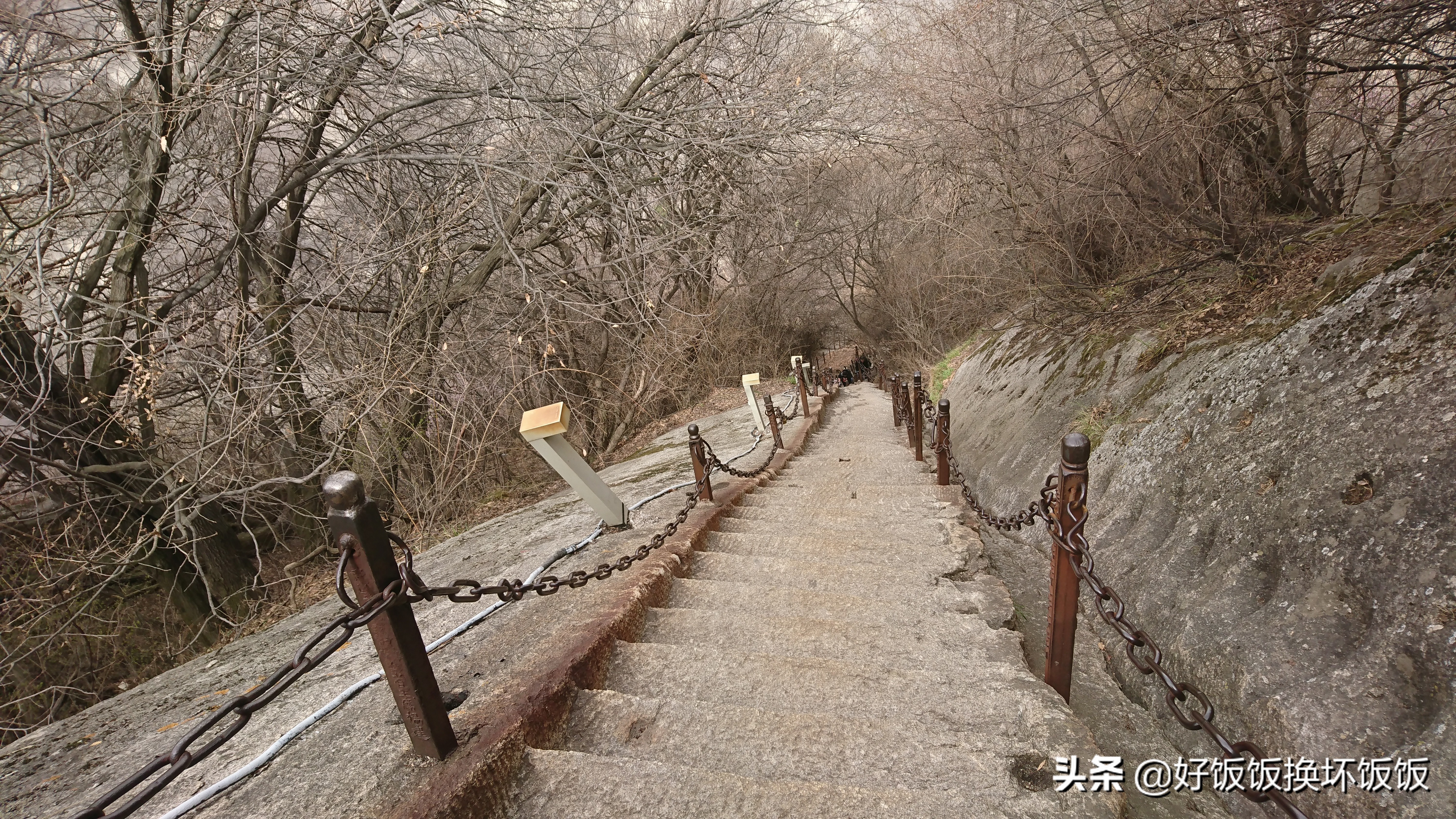 华山站到华山北峰怎么走,华山西峰到华山北峰山路怎样