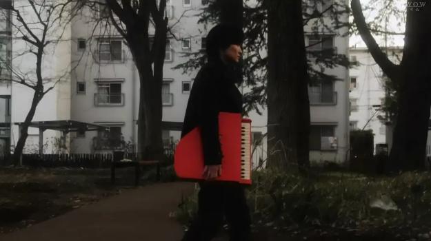 读《变身》：“我”变成了另一个人，这样活着，还不如死去