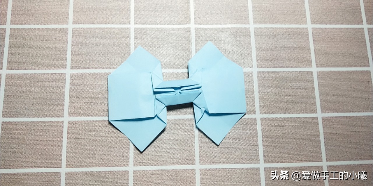 蝴蝶结折纸怎样贴在贺卡上好看,折纸简单又漂亮的蝴蝶结收纳盒