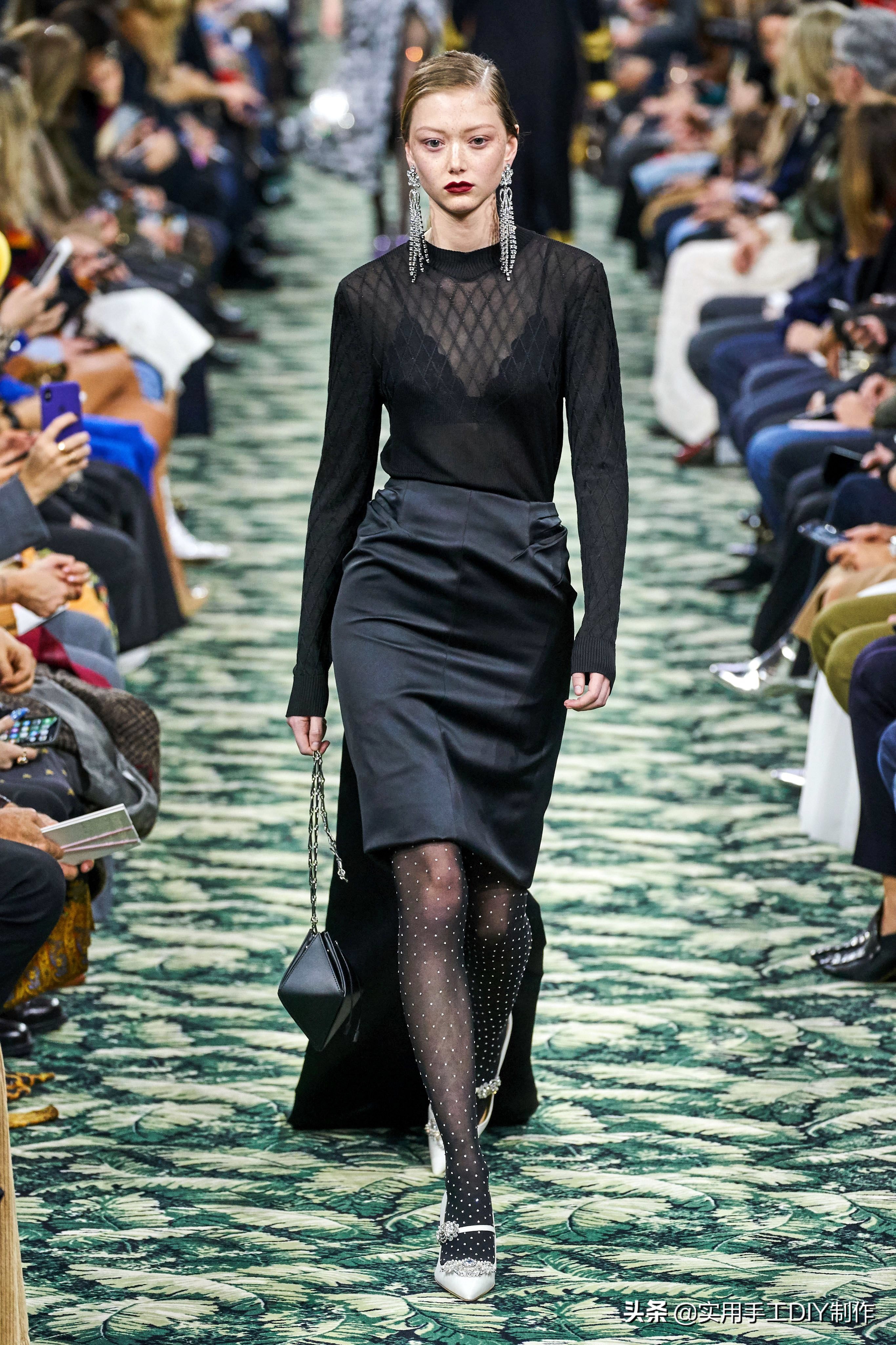 时装周pacorabanne系列2020,pacorabanne2021春夏系列金属长裙