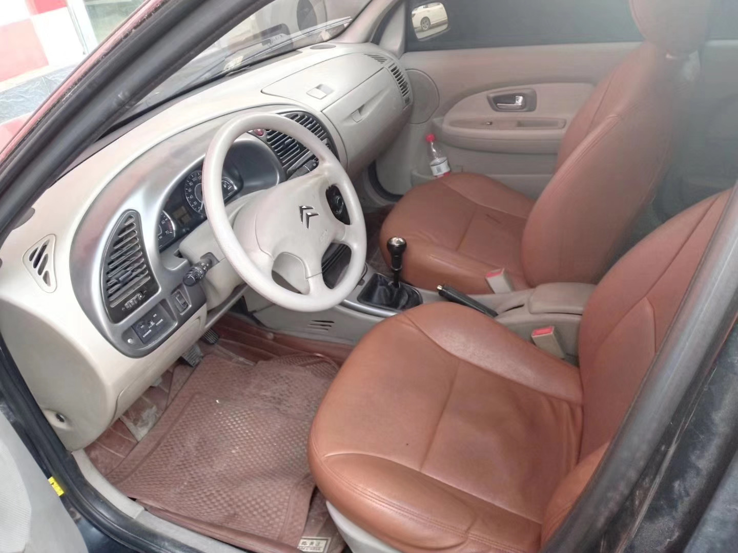 14年二手爱丽舍手动挡,2014年的全新爱丽舍二手车多少钱