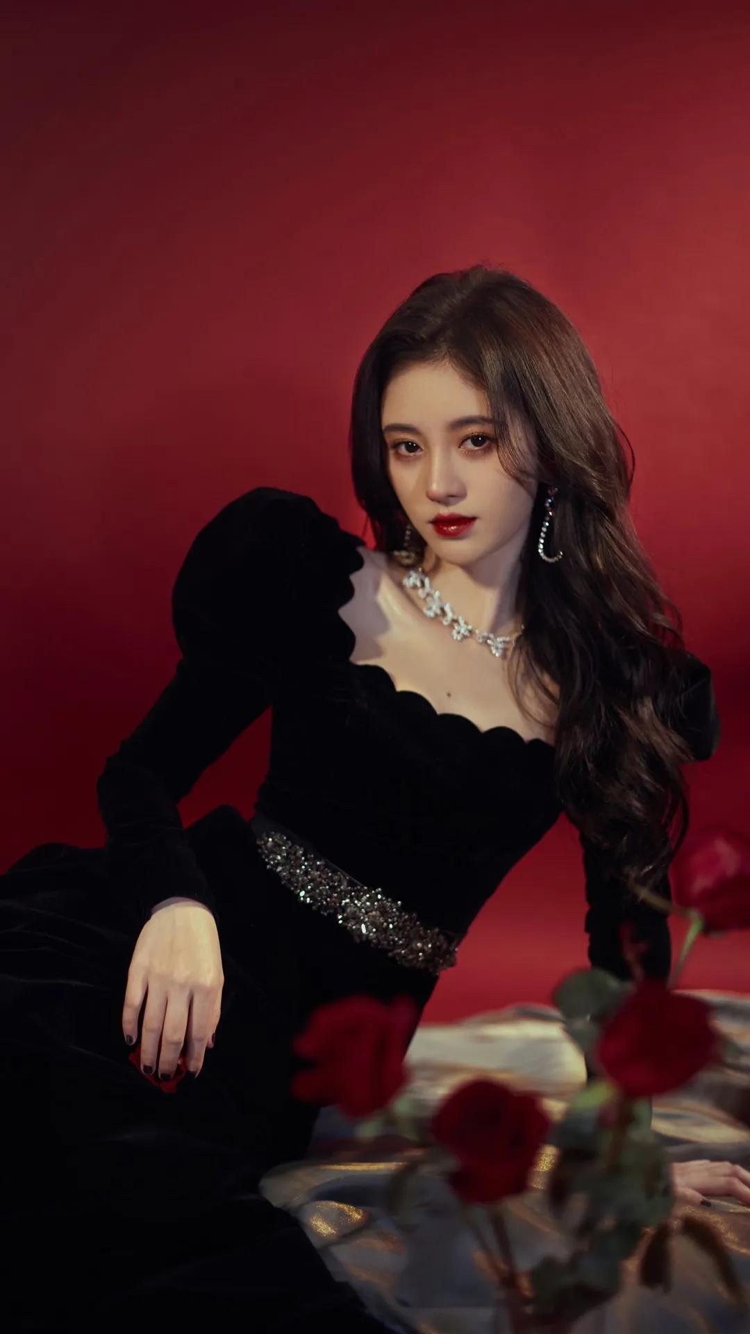 影视剧的女星持颜作“恶”，冷艳炫酷的“恶女风”它不香吗？