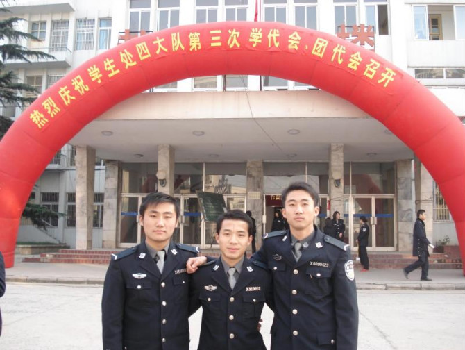 彩票站一天卖20000一年挣多少钱,一个彩票店一年能挣多少