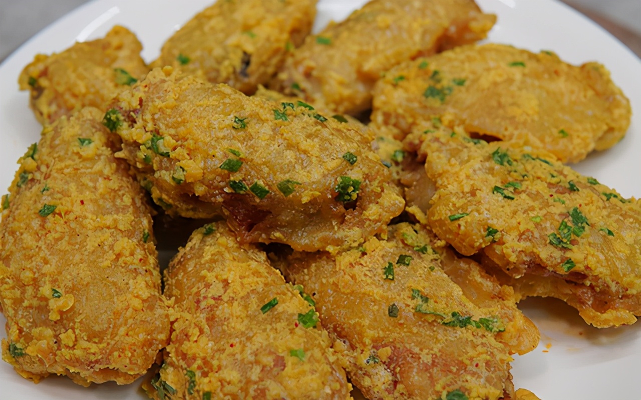 蛋黄鸡翅怎么做外酥里嫩,蛋黄鸡翅的糊怎么调