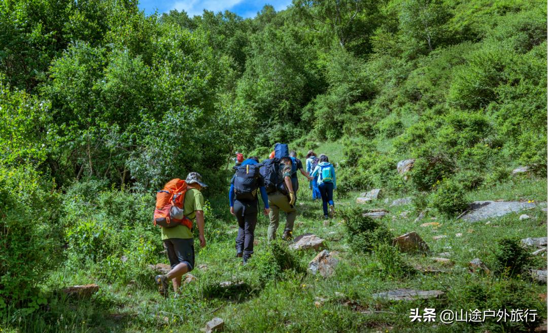 户外爬山三大忌讳,户外有风险爬山需谨慎量力而行