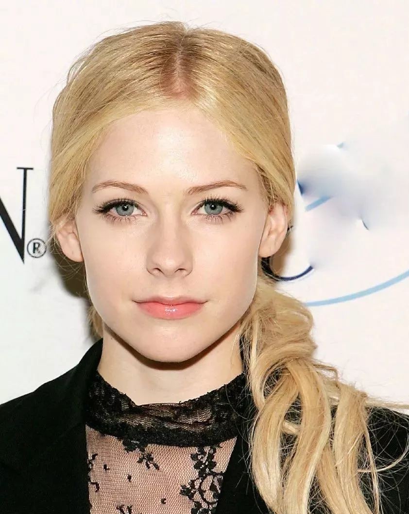 16岁红遍全球的她,16岁走红30岁不幸去世