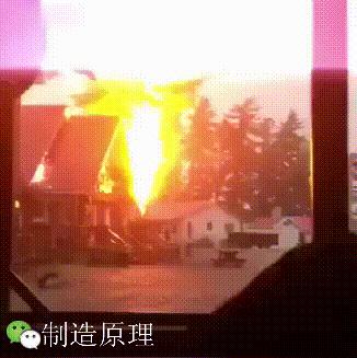 天上一道闪电劈在树上,为什么天上会劈下闪电