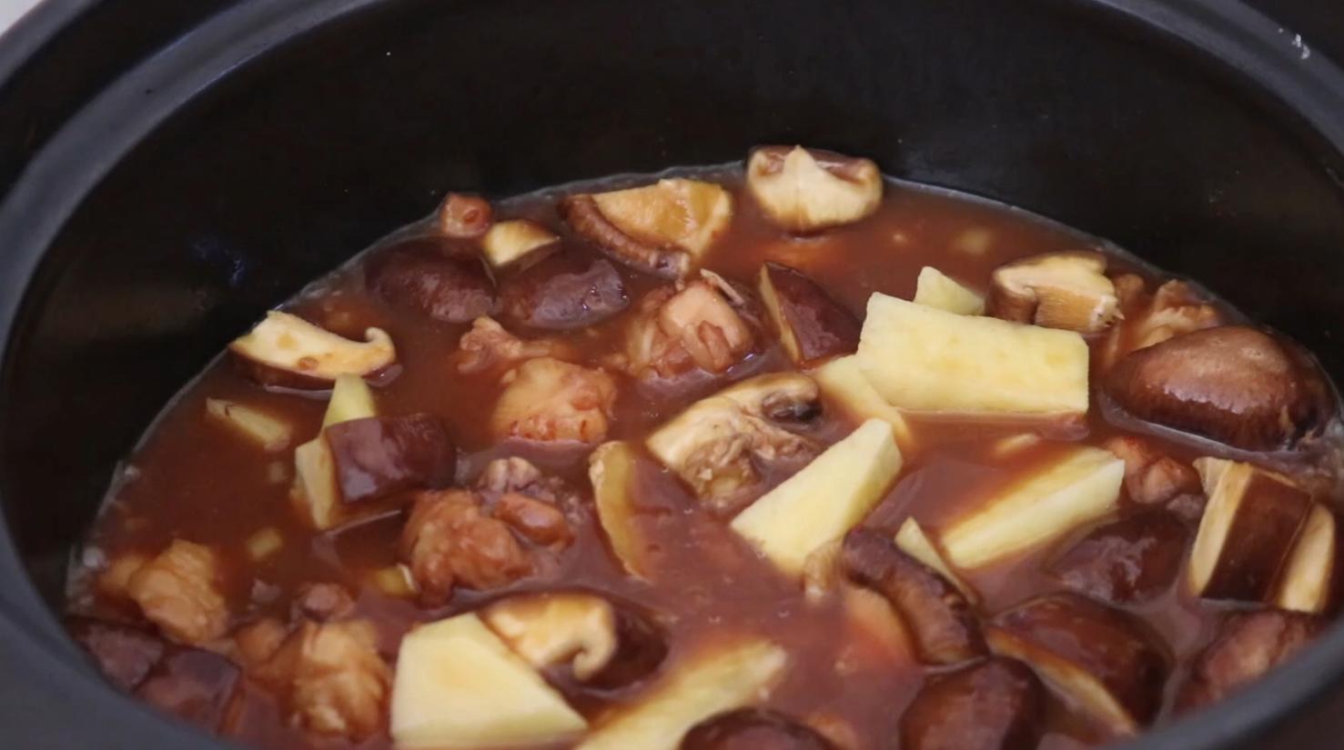 黄焖鸡最简单家常做法,酱料是关键,打开盖子一瞬间,太香太馋人