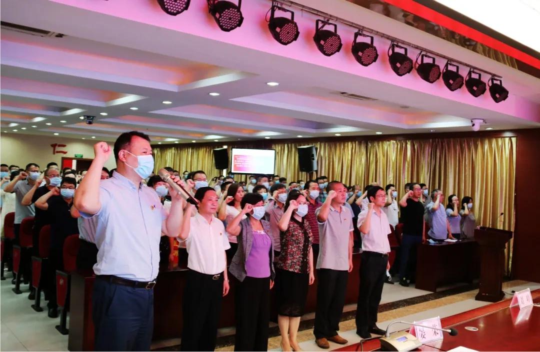 弘扬抗疫精神同心共抗疫情,医师节弘扬抗疫精神护佑人民健康